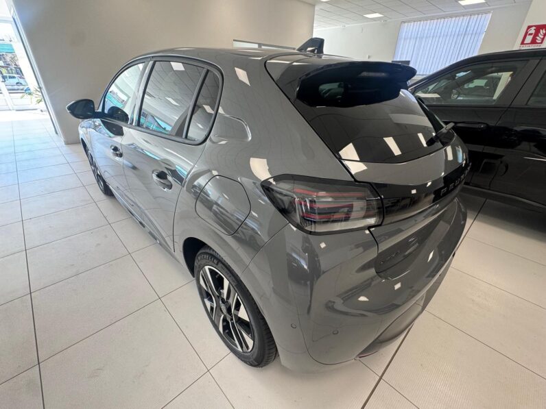 
								Peugeot 208 Allure + Pack navi visual full									