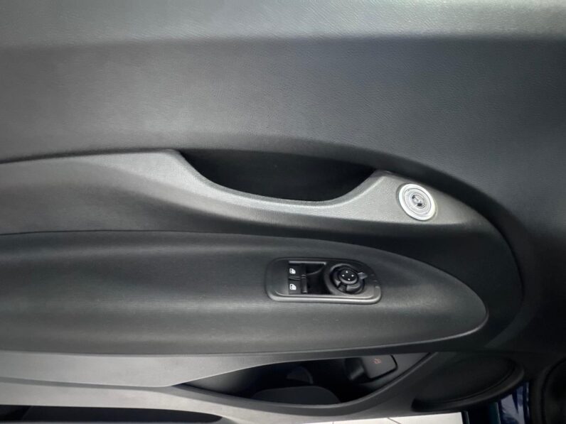 
								FIAT 500 1.0 hybrid Icon full									