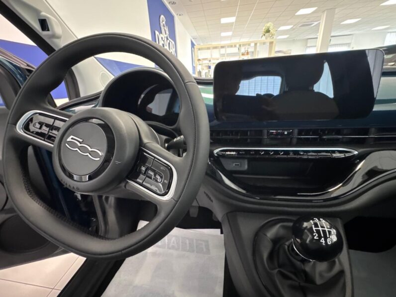 
								FIAT 500 1.0 hybrid Icon full									